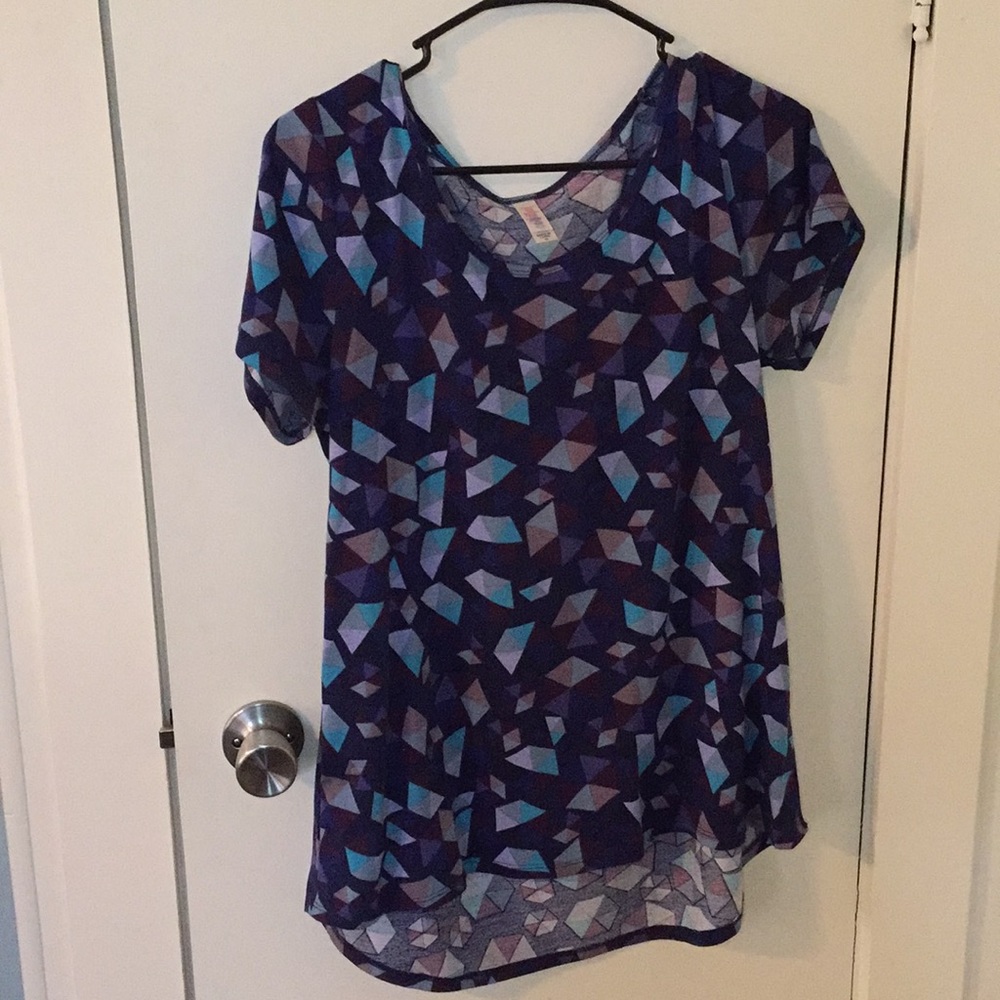 LuLaRoe size med geometric print classic tee